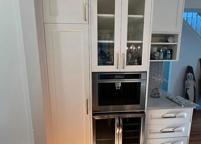 3 Level, Home Near Downtown!
