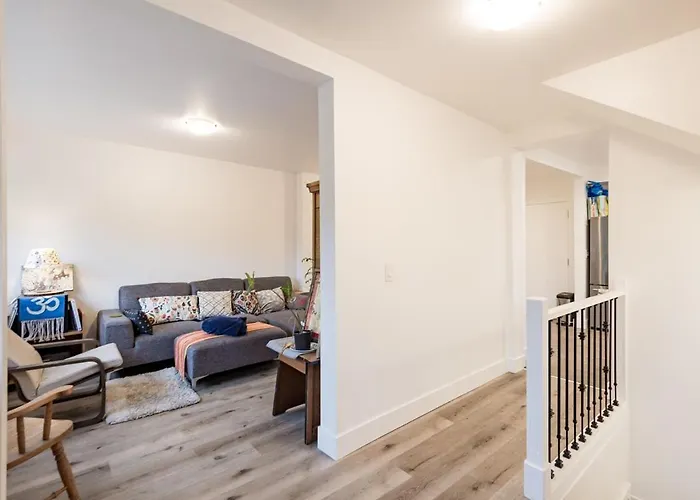 Beautiful Vancouver Cedar Cottage House